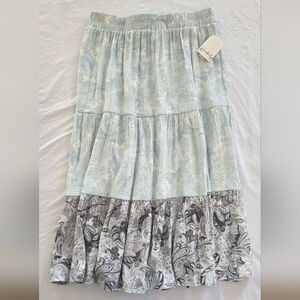 NWT Wonderly Light Blue and Gray Paisley Maxi Skirt